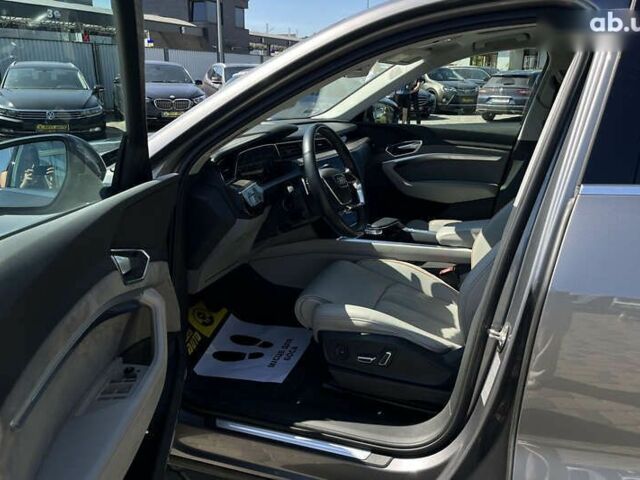 Ауди E-Tron, объемом двигателя 0 л и пробегом 165 тыс. км за 29800 $, фото 15 на Automoto.ua