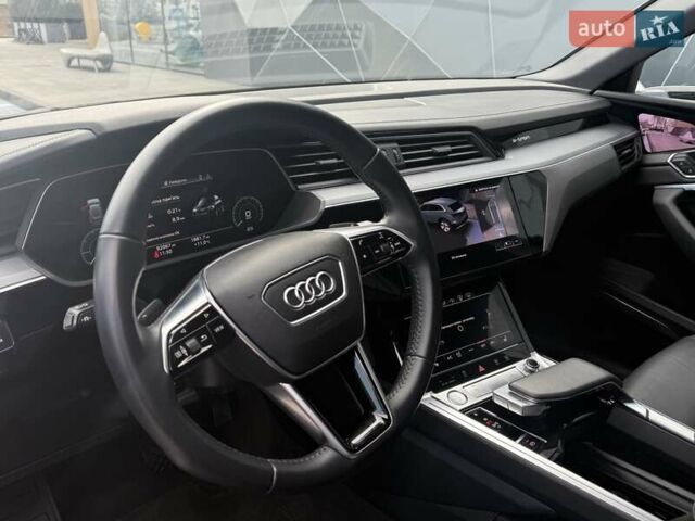 Ауди E-Tron, объемом двигателя 0 л и пробегом 106 тыс. км за 29900 $, фото 17 на Automoto.ua