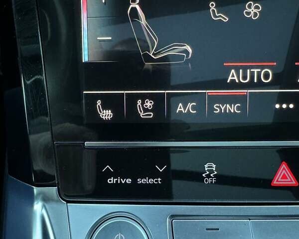 Ауди E-Tron, объемом двигателя 0 л и пробегом 42 тыс. км за 38999 $, фото 8 на Automoto.ua