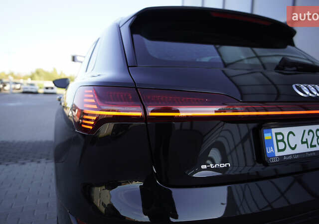 Ауди E-Tron, объемом двигателя 0 л и пробегом 64 тыс. км за 31800 $, фото 1 на Automoto.ua