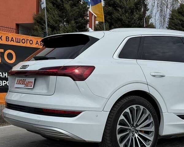 Ауди E-Tron, объемом двигателя 0 л и пробегом 61 тыс. км за 33700 $, фото 2 на Automoto.ua