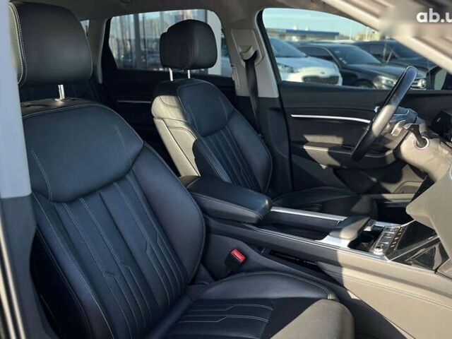 Ауди E-Tron, объемом двигателя 0 л и пробегом 64 тыс. км за 33990 $, фото 10 на Automoto.ua