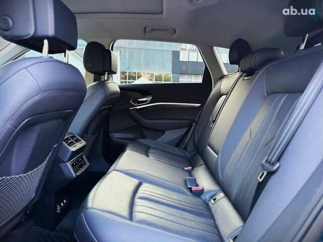 Ауди E-Tron, объемом двигателя 0 л и пробегом 77 тыс. км за 27500 $, фото 24 на Automoto.ua