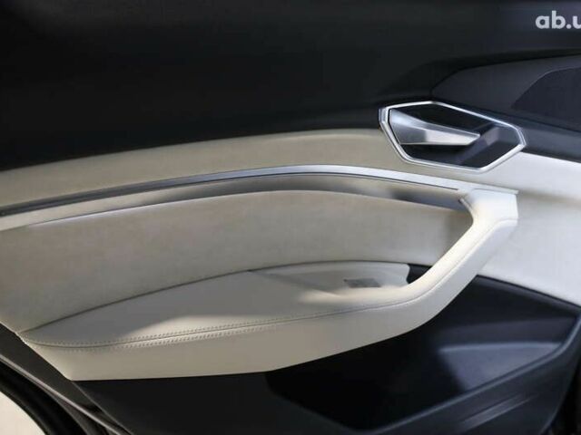 Ауди E-Tron, объемом двигателя 0 л и пробегом 138 тыс. км за 26900 $, фото 26 на Automoto.ua