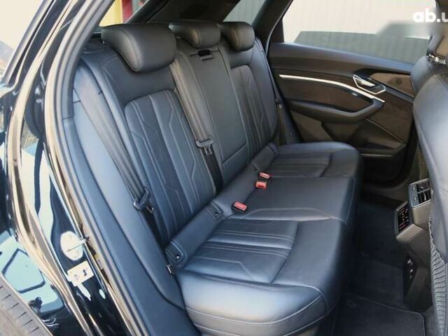 Ауди E-Tron, объемом двигателя 0 л и пробегом 140 тыс. км за 31900 $, фото 9 на Automoto.ua