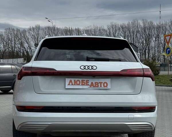 Ауди E-Tron, объемом двигателя 0 л и пробегом 61 тыс. км за 33700 $, фото 1 на Automoto.ua