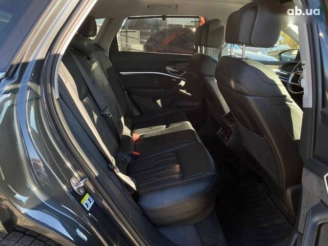 Ауди E-Tron, объемом двигателя 0 л и пробегом 66 тыс. км за 32900 $, фото 25 на Automoto.ua