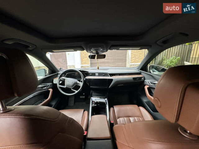 Ауди E-Tron, объемом двигателя 0 л и пробегом 18 тыс. км за 39590 $, фото 15 на Automoto.ua