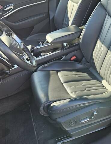 Ауди E-Tron, объемом двигателя 0 л и пробегом 75 тыс. км за 29800 $, фото 2 на Automoto.ua