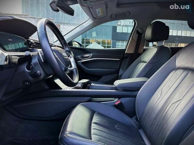 Ауди E-Tron, объемом двигателя 0 л и пробегом 77 тыс. км за 27500 $, фото 20 на Automoto.ua