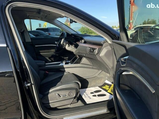 Ауди E-Tron, объемом двигателя 0 л и пробегом 64 тыс. км за 33990 $, фото 8 на Automoto.ua