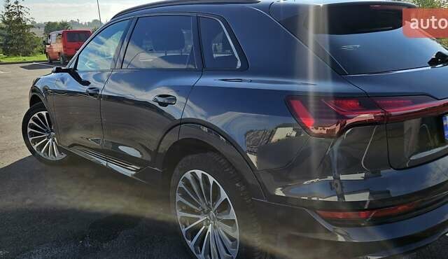 Ауди E-Tron, объемом двигателя 0 л и пробегом 75 тыс. км за 29800 $, фото 6 на Automoto.ua