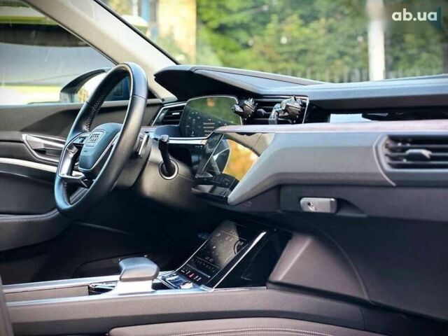Ауди E-Tron, объемом двигателя 0 л и пробегом 77 тыс. км за 27500 $, фото 28 на Automoto.ua