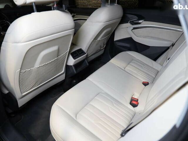 Ауди E-Tron, объемом двигателя 0 л и пробегом 138 тыс. км за 26900 $, фото 27 на Automoto.ua