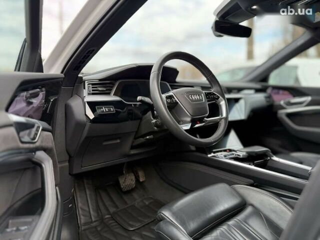 Ауди E-Tron, объемом двигателя 0 л и пробегом 109 тыс. км за 29888 $, фото 20 на Automoto.ua