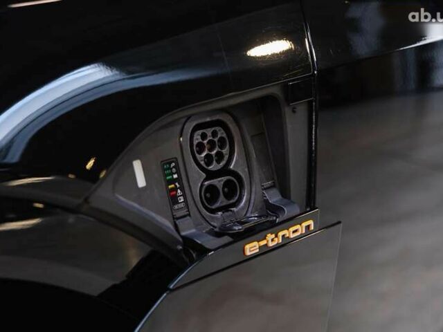 Ауди E-Tron, объемом двигателя 0 л и пробегом 133 тыс. км за 28200 $, фото 13 на Automoto.ua