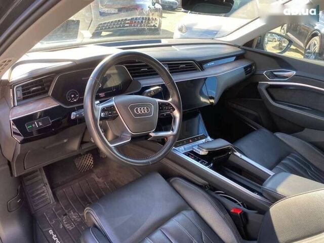 Ауди E-Tron, объемом двигателя 0 л и пробегом 66 тыс. км за 32900 $, фото 10 на Automoto.ua