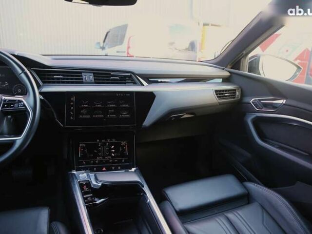 Ауди E-Tron, объемом двигателя 0 л и пробегом 140 тыс. км за 31900 $, фото 14 на Automoto.ua