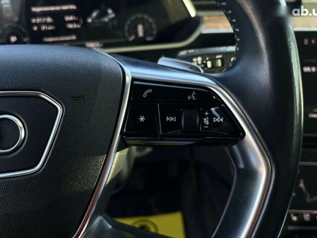 Ауди E-Tron, объемом двигателя 0 л и пробегом 64 тыс. км за 33990 $, фото 22 на Automoto.ua