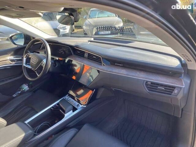 Ауди E-Tron, объемом двигателя 0 л и пробегом 66 тыс. км за 32900 $, фото 8 на Automoto.ua
