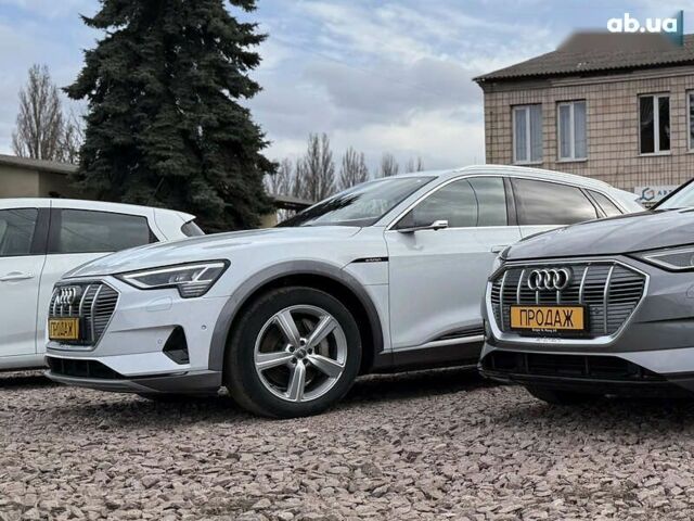 Ауди E-Tron, объемом двигателя 0 л и пробегом 109 тыс. км за 29888 $, фото 7 на Automoto.ua