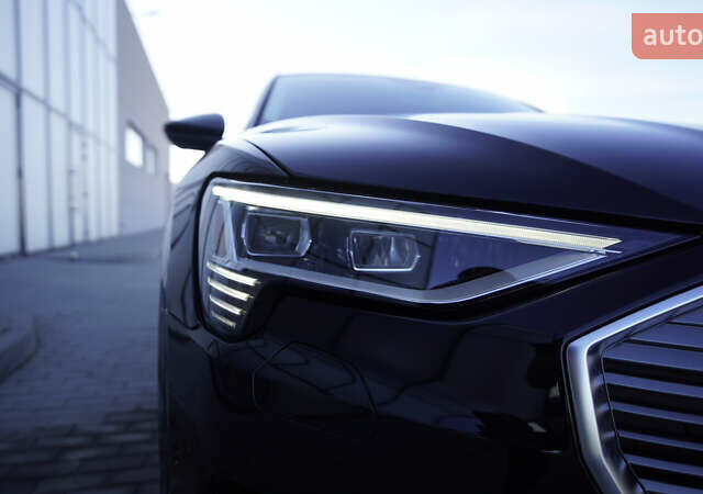 Ауди E-Tron, объемом двигателя 0 л и пробегом 64 тыс. км за 31800 $, фото 20 на Automoto.ua