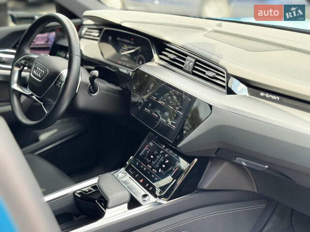 Ауди E-Tron, объемом двигателя 0 л и пробегом 33 тыс. км за 46000 $, фото 27 на Automoto.ua