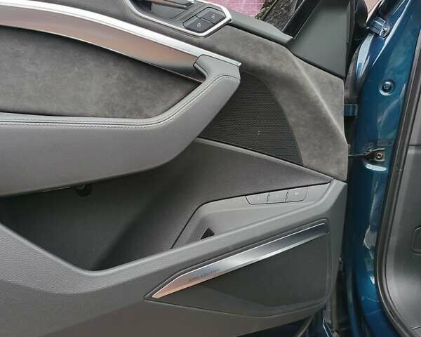 Ауди E-Tron, объемом двигателя 0 л и пробегом 95 тыс. км за 37000 $, фото 6 на Automoto.ua