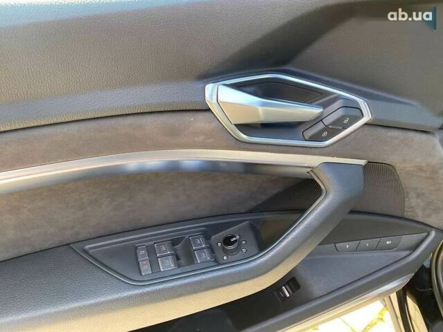 Ауди E-Tron, объемом двигателя 0 л и пробегом 81 тыс. км за 34950 $, фото 13 на Automoto.ua