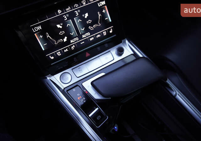 Ауди E-Tron, объемом двигателя 0 л и пробегом 64 тыс. км за 31800 $, фото 12 на Automoto.ua