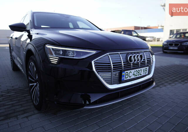 Ауди E-Tron, объемом двигателя 0 л и пробегом 64 тыс. км за 31800 $, фото 5 на Automoto.ua