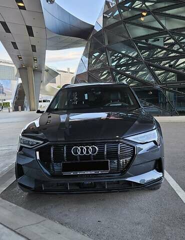 Ауди E-Tron, объемом двигателя 0 л и пробегом 75 тыс. км за 29800 $, фото 14 на Automoto.ua