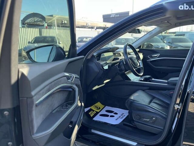 Ауди E-Tron, объемом двигателя 0 л и пробегом 64 тыс. км за 33990 $, фото 15 на Automoto.ua