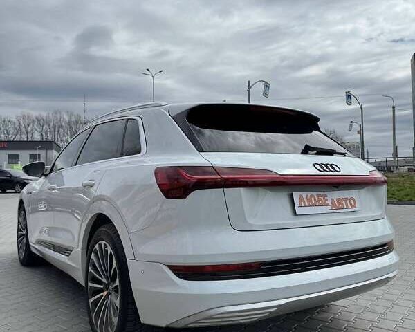 Ауди E-Tron, объемом двигателя 0 л и пробегом 61 тыс. км за 33700 $, фото 8 на Automoto.ua