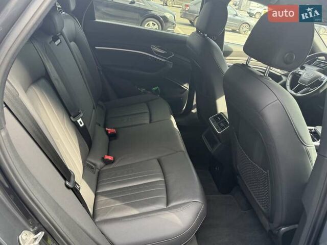 Ауди E-Tron, объемом двигателя 0 л и пробегом 106 тыс. км за 29900 $, фото 25 на Automoto.ua