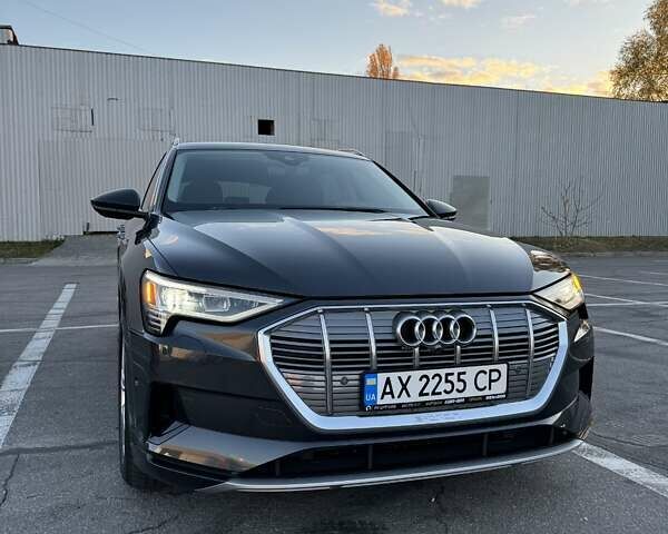 Ауди E-Tron, объемом двигателя 0 л и пробегом 42 тыс. км за 38999 $, фото 1 на Automoto.ua