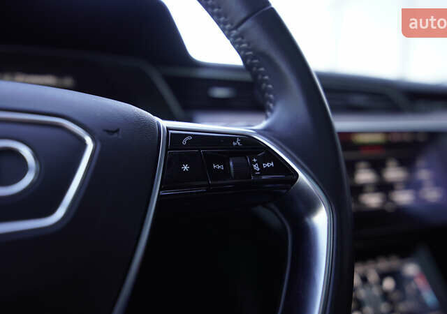 Ауди E-Tron, объемом двигателя 0 л и пробегом 64 тыс. км за 31800 $, фото 27 на Automoto.ua