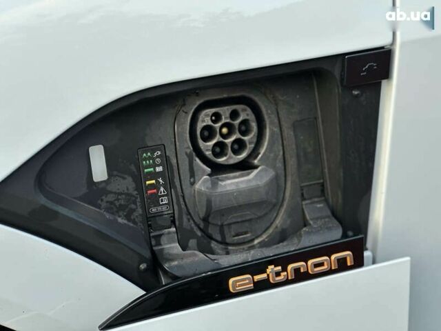 Ауді E-Tron, об'ємом двигуна 0 л та пробігом 74 тис. км за 38990 $, фото 12 на Automoto.ua