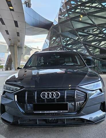 Ауди E-Tron, объемом двигателя 0 л и пробегом 75 тыс. км за 29800 $, фото 7 на Automoto.ua