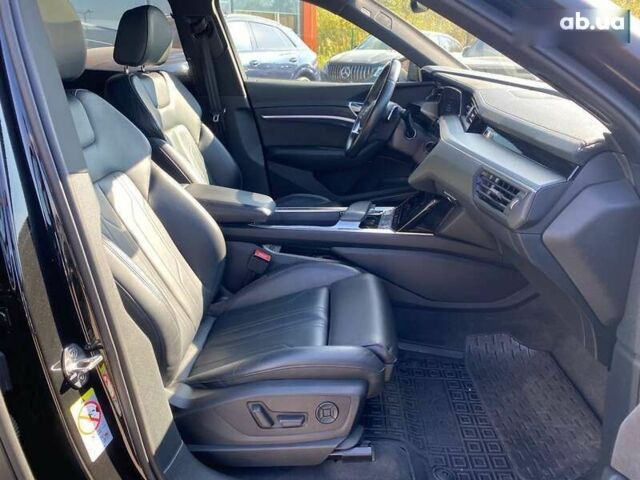 Ауди E-Tron, объемом двигателя 0 л и пробегом 81 тыс. км за 34950 $, фото 29 на Automoto.ua