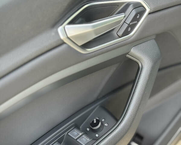 Ауди E-Tron, объемом двигателя 0 л и пробегом 144 тыс. км за 25000 $, фото 29 на Automoto.ua