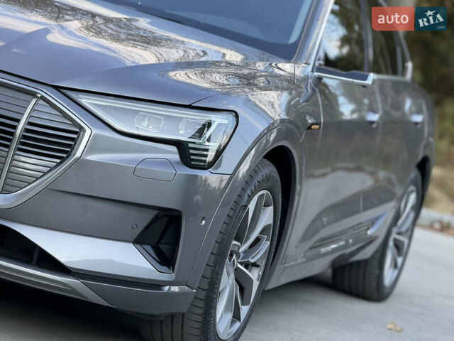 Ауди E-Tron, объемом двигателя 0 л и пробегом 81 тыс. км за 34999 $, фото 12 на Automoto.ua