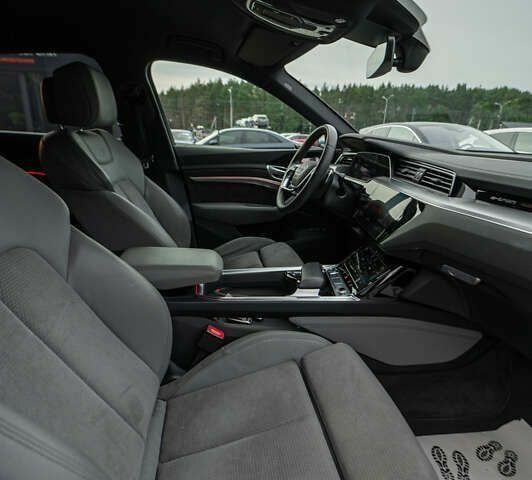 Ауди E-Tron, объемом двигателя 0 л и пробегом 67 тыс. км за 38500 $, фото 25 на Automoto.ua