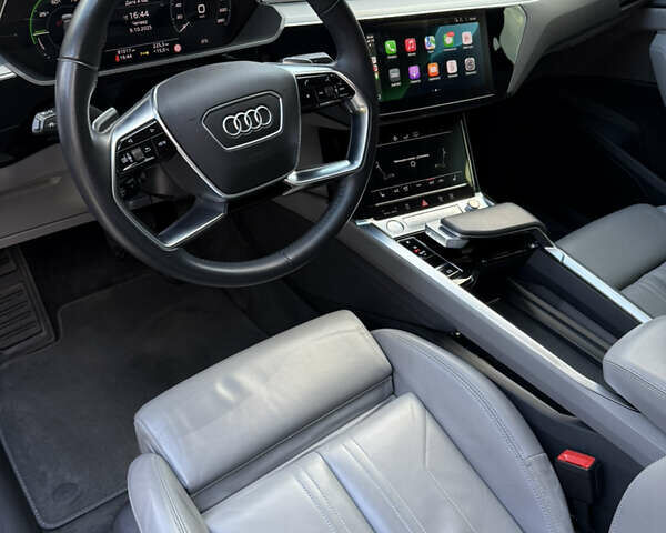 Ауди E-Tron, объемом двигателя 0 л и пробегом 81 тыс. км за 34999 $, фото 39 на Automoto.ua
