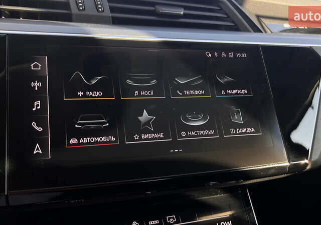 Ауди E-Tron, объемом двигателя 0 л и пробегом 72 тыс. км за 31405 $, фото 22 на Automoto.ua