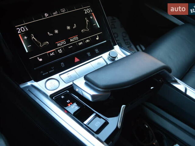 Ауди E-Tron, объемом двигателя 0 л и пробегом 59 тыс. км за 35900 $, фото 29 на Automoto.ua