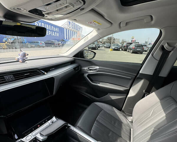 Ауди E-Tron, объемом двигателя 0 л и пробегом 144 тыс. км за 25000 $, фото 26 на Automoto.ua
