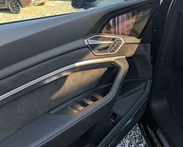 Ауди E-Tron, объемом двигателя 0 л и пробегом 73 тыс. км за 33900 $, фото 27 на Automoto.ua