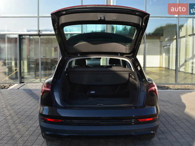 Ауди E-Tron, объемом двигателя 0 л и пробегом 72 тыс. км за 31405 $, фото 35 на Automoto.ua