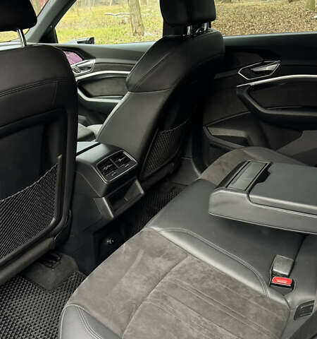 Ауді E-Tron, об'ємом двигуна 0 л та пробігом 42 тис. км за 37000 $, фото 8 на Automoto.ua
